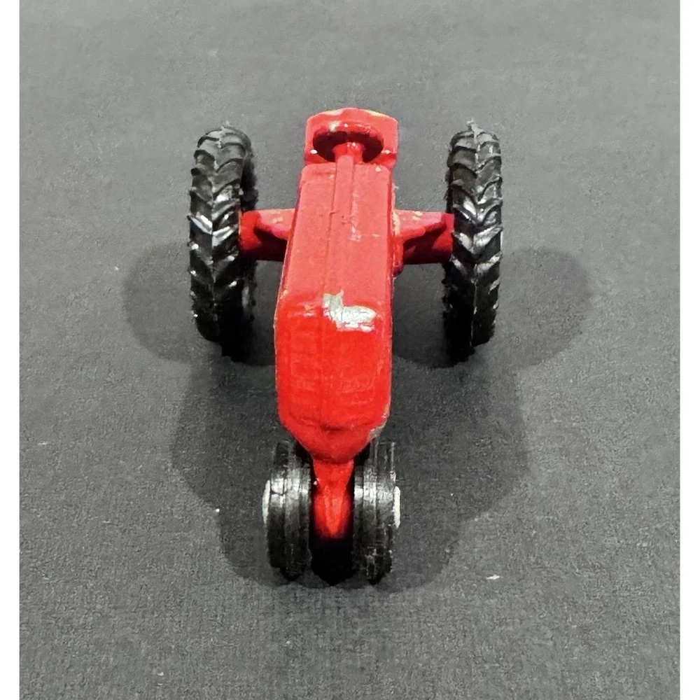 CLATS 1988 1:64 Diecast Model Of A 1938 Red‎ Cockshutt H70 Tractor Rubber Wheels